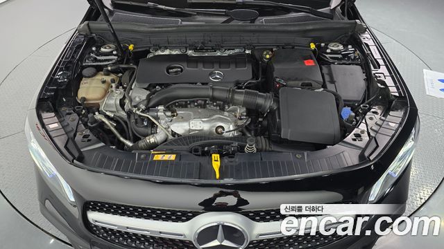 Mercedes-Benz GLB-Class 2021 — photo 6