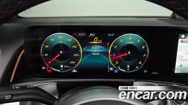 Mercedes-Benz GLB-Class 2021 — photo 8