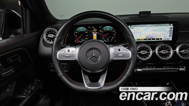 Mercedes-Benz GLB-Class 2021 — photo 13