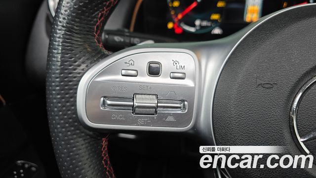 Mercedes-Benz GLB-Class 2021 — photo 18