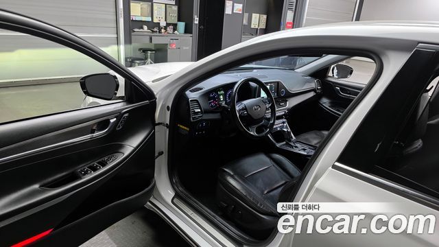 Hyundai Grandeur 2017 — photo 10