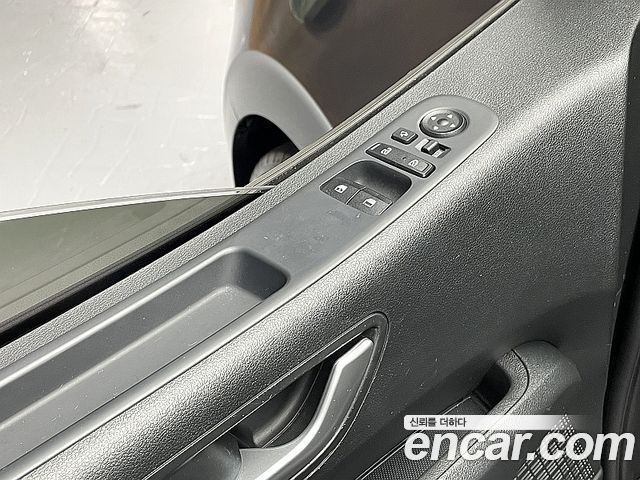 Hyundai Staria 2023 — photo 12
