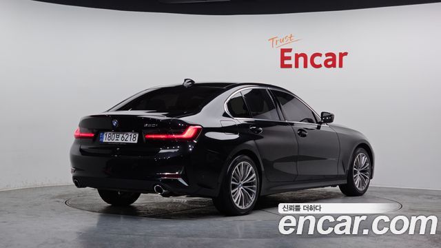 BMW 3-Series 2021 — photo 2