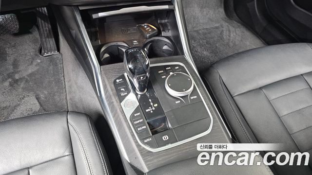 BMW 3-Series 2021 — photo 9