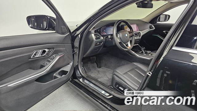 BMW 3-Series 2021 — photo 10