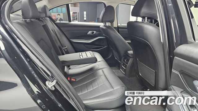 BMW 3-Series 2021 — photo 12
