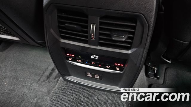 BMW 3-Series 2021 — photo 18