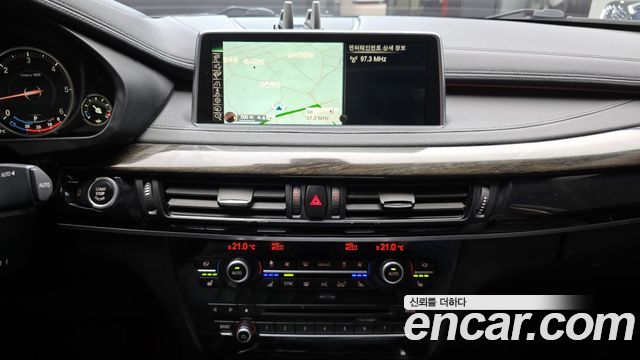 BMW X6 2016 — photo 18