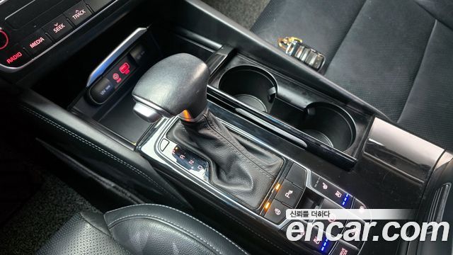 Kia K7 2017 — photo 9