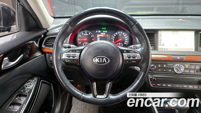 Kia K7 2017 — photo 13
