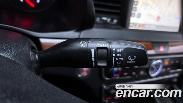 Kia K7 2017 — photo 18