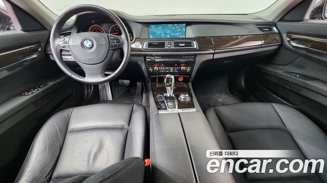 BMW 7-Series 2011 — photo 7