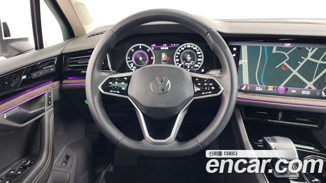 Volkswagen Touareg 2023 — photo 13