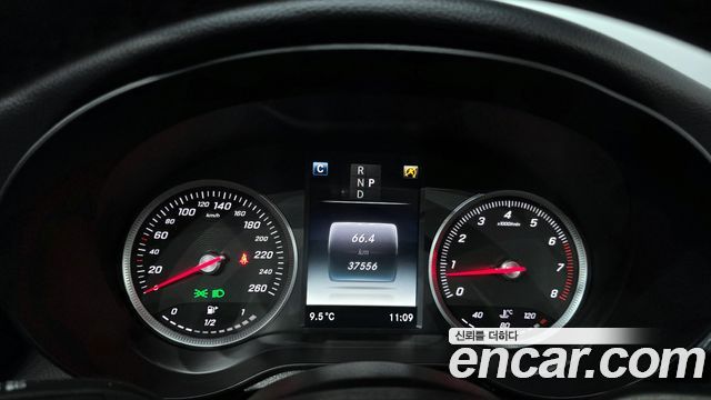 Mercedes-Benz C-Class 2018 — photo 8