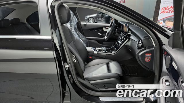 Mercedes-Benz C-Class 2018 — photo 10