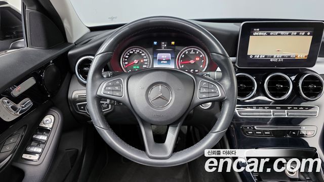 Mercedes-Benz C-Class 2018 — photo 13
