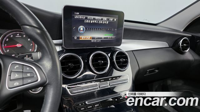 Mercedes-Benz C-Class 2018 — photo 14