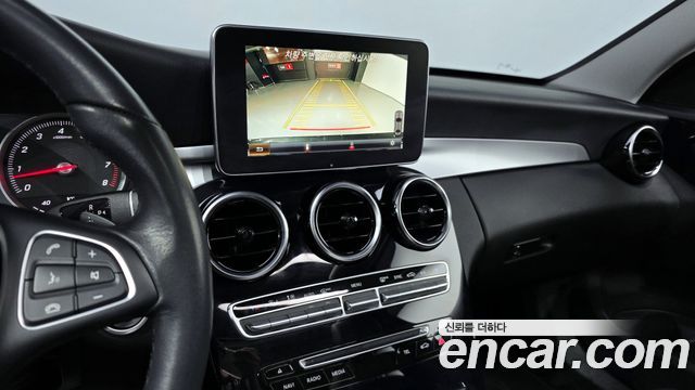 Mercedes-Benz C-Class 2018 — photo 15