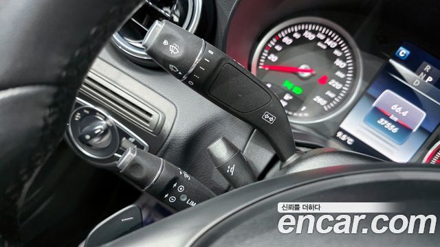 Mercedes-Benz C-Class 2018 — photo 17
