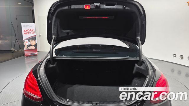 Mercedes-Benz C-Class 2018 — photo 20