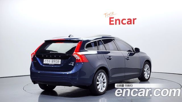 Volvo V60 2015 — photo 2