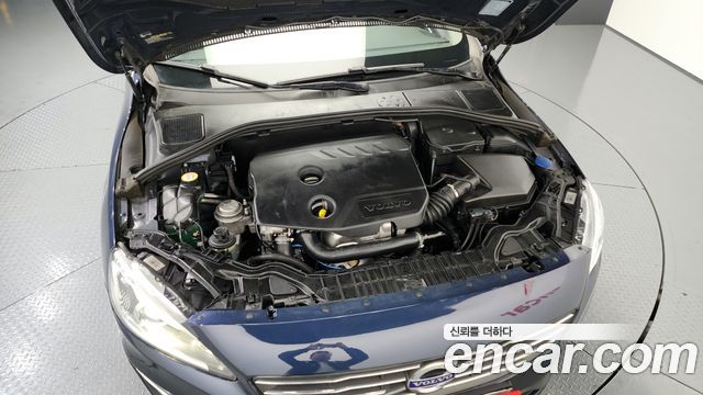 Volvo V60 2015 — photo 6