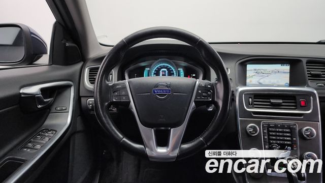 Volvo V60 2015 — photo 13