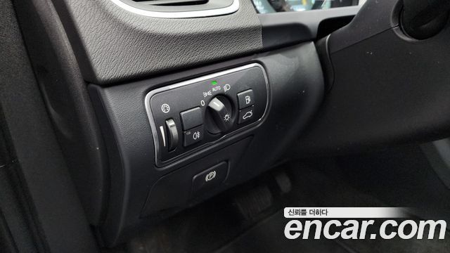Volvo V60 2015 — photo 17