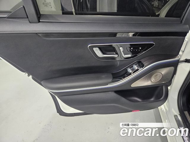 Mercedes-Benz S-Class 2022 — photo 17