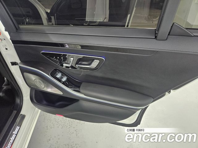 Mercedes-Benz S-Class 2022 — photo 18