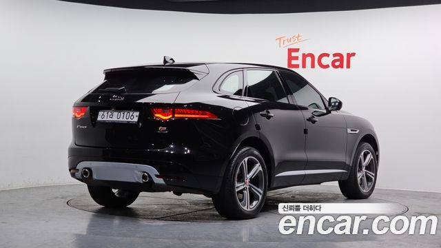 Jaguar F-PACE 2017 — photo 2