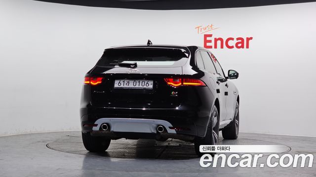 Jaguar F-PACE 2017 — photo 4
