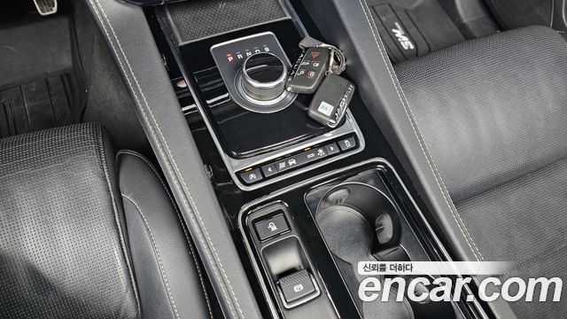Jaguar F-PACE 2017 — photo 9
