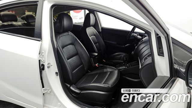 Kia K3 2017 — photo 10