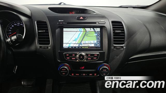 Kia K3 2017 — photo 15