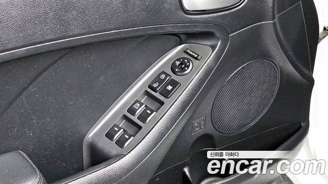 Kia K3 2017 — photo 17