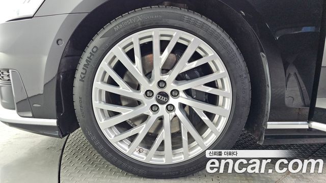 Audi A8 2021 — photo 5