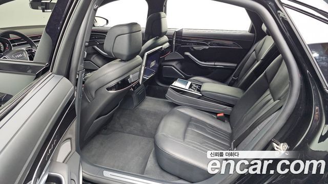 Audi A8 2021 — photo 11