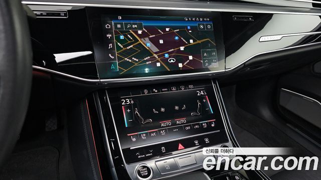 Audi A8 2021 — photo 14