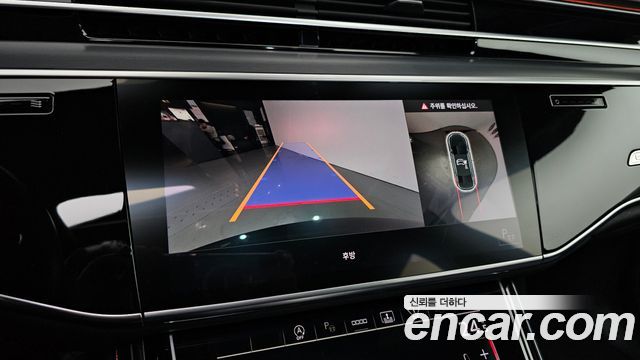 Audi A8 2021 — photo 15