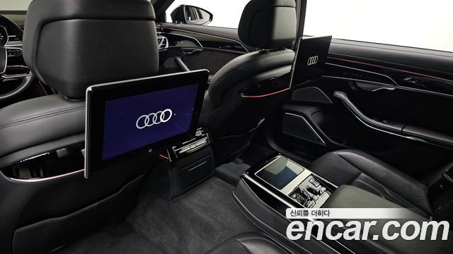 Audi A8 2021 — photo 18