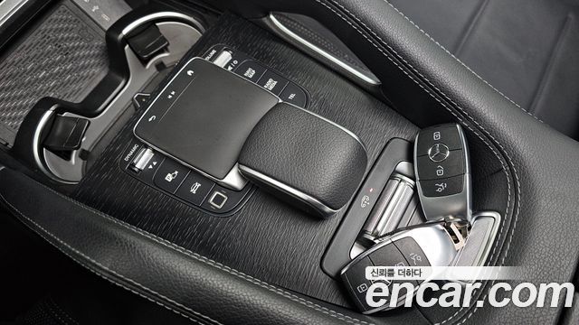 Mercedes-Benz GLE-Class 2025 — photo 16