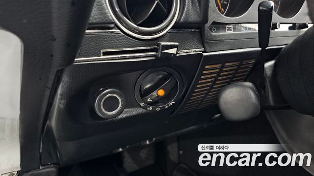 Mercedes-Benz SL-Class 1977 — photo 14