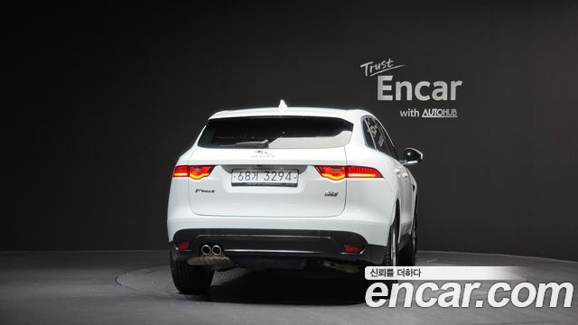 Jaguar F-PACE 2017 — photo 4