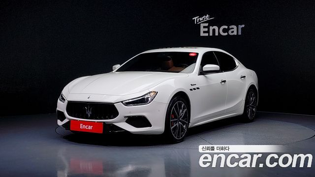 Maserati Ghibli 2022 — photo 1