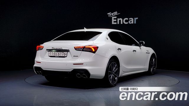Maserati Ghibli 2022 — photo 2