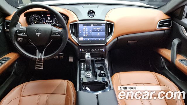 Maserati Ghibli 2022 — photo 7