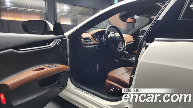 Maserati Ghibli 2022 — photo 10