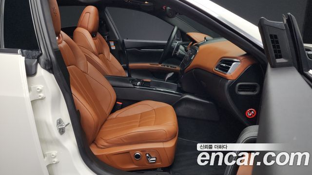 Maserati Ghibli 2022 — photo 11