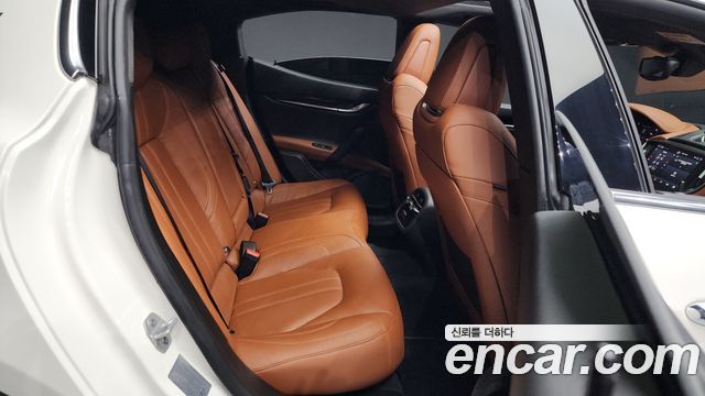 Maserati Ghibli 2022 — photo 12